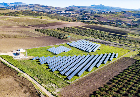 l'usine d'énergie solaire